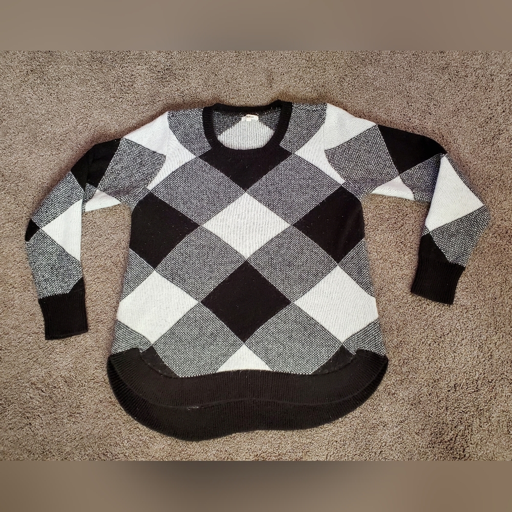 Maurices checkered sweater, Large